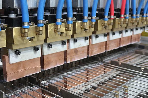 HWASHI Otomatik Tel örgüsü Panel Kafes Saldırma Makinesi Saldırılmış Tel örgüsü için 2