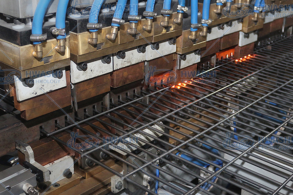 Gelişmiş Otomatik Kablo Raf Kaynak Makinesi Kablo Ağı G&uuml;verte Raf &Uuml;retim Hatı 6