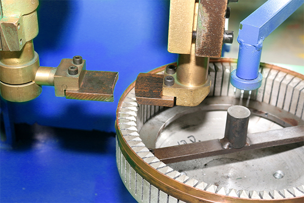 İç Halka için Hassas Tel Dağıtımına Sahip Otomatik Nokta Kaynak Makinesi 6